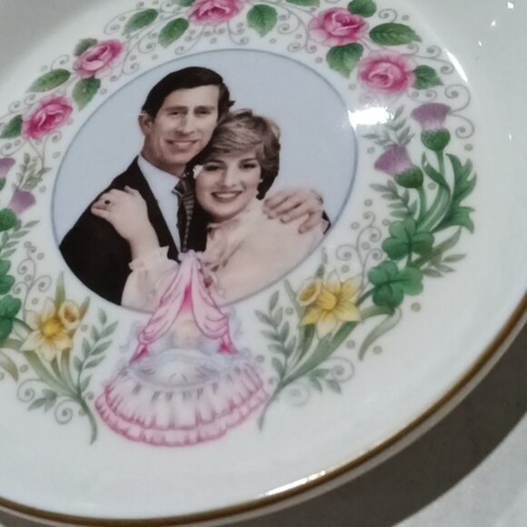 Vintage Crown Staffordshire Commemorative Trinket Plate Birth of Prince William - Picture 4 of 4